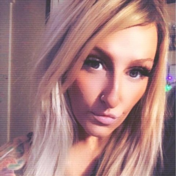 Meet your Posher, Amber - Picture 1 of 1